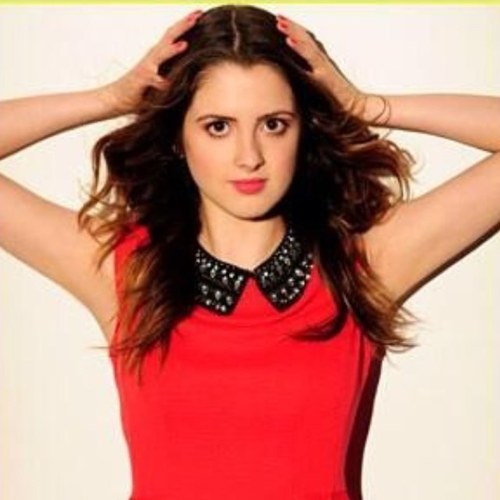 Im Laura Marano I play ally in Austin&Ally I like cupcakes im crazy and i like to mess around #Awesomeness #Single