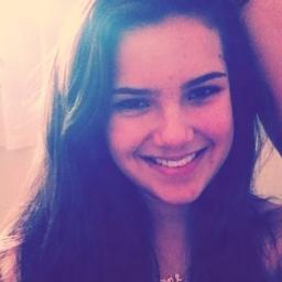 Não, eu não chamo Looira, nem Loesa, eu chamo Luisa ok? Sigo de volta #FollowBack!