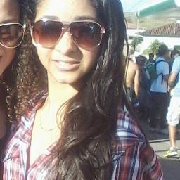 MAIS AMOOR 
MENOOOS RECALQUEEE =))