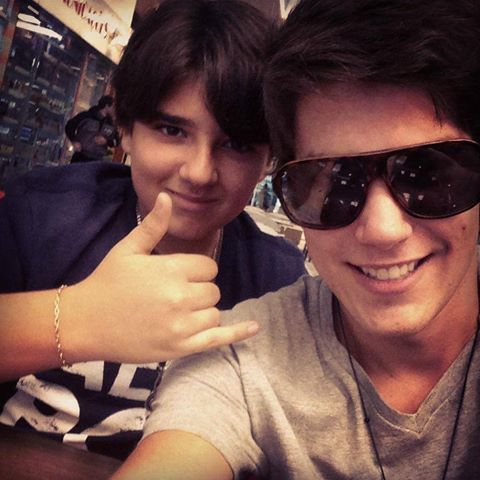 Nick e  Emilio meu amor por voces teve um começo um meio e nuca tera um fim  @nicholastorres3 @emilioeric