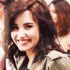 Bem-Vindos ao @WeR_lovatics , twitter dedicado a DIVA @ddlovato !!!!  Since: 27/03/2011  #UNBROKEN