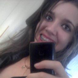 aS MaIs lInDaS PaLaVrAs De AmOr SÃo DiTaS nO sIlEnCiO dE uM oLhAr......