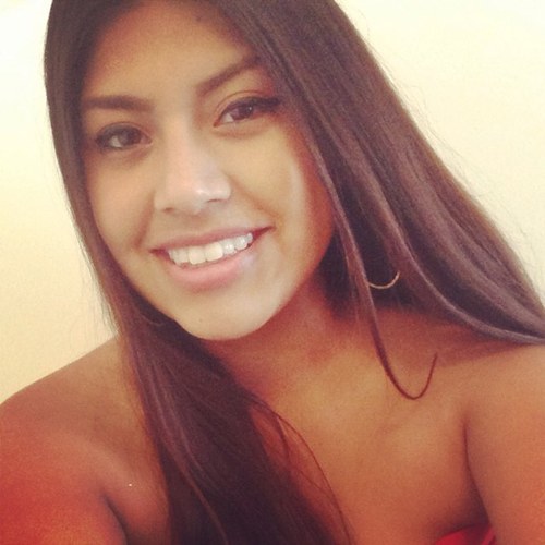 Attend CWU and plan on opening my own clothing store:) Born in Cali.#Latina