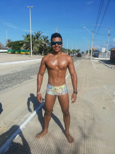 Quem sou eu ?  uma incognita, E se quiser me decifrar, me SIGA !!!!!!!!!!!!!!!!!!!!!!