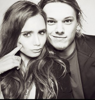 'I will wait for you as long as it takes. I will love you every moment across time.' ♥ Since: 18/04/2012