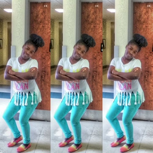 Im a queen holding shit down . Think you can do it like me ? Tuh hoe bow down . Im not at the top for NO reason !
