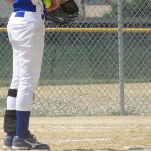 Just a girl thats very passionate about softball.#14! I love pitching and 3rd base! Now a sophomore fighting cancer! Avi is me! Illinois! http://t.co/V1tk6gBwZ7