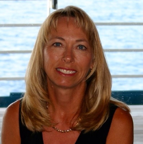 Christ Follower - Wife - https://t.co/hFVV9NzkOu - Leader - Entrepreneur - Painter - Alovea - Passion for Helping Others Become More