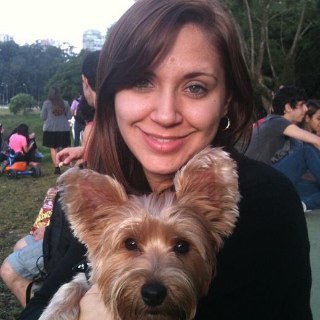 AlineVersati's profile picture. 