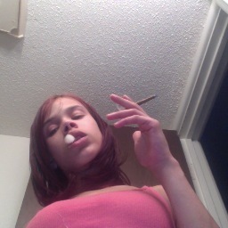 Sweet n loven n need ñew friends got two kids n they r the shit