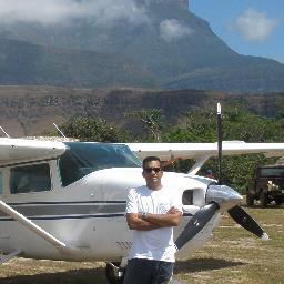 Ingeniero amante de la Aeronáutica y Aeropuertos.
Desarrollo, Implementación y Consultoría de Servicios y Sistemas de Aeropuertos, Aerolíneas y Aeronaves.