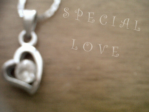 Devita_Ni's profile picture. mention for follback.