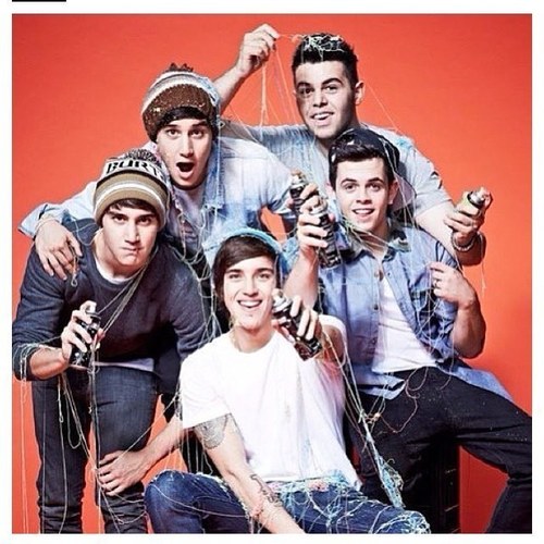 Hai, my name is Kerri-Ann and The Janoskians are my Idols! Follow me if you want? @KerriAnnxBirch @KeepCalm_eh_oh @YouTubeLif3 @its_just_me_xo