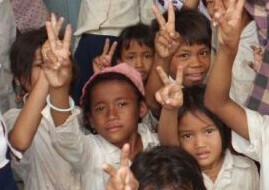 この夏に設立された学生国際協力団体SORAのアカウントです。カンボジアの孤児院,小学校の継続支援を目的に活動しています。現在,首都圏に在住の幹部メンバー及び第一期メンバーを募集中です。お気軽にご連絡ください。