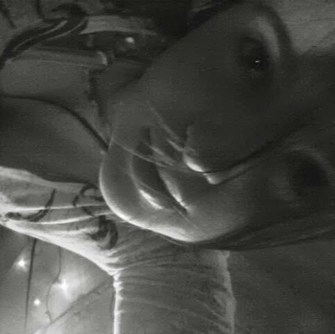I'm 16, Single, and a fun loving farmgirl. :) Follow me - Message me (No, I don't know you, so don't ask) #OUAT