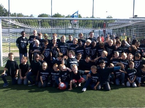 Sinds 1 juni 2013 voorzitter voetbalclub fc almere , staat open voor samenwerkingen met andere sporten en het bedrijfsleven van almere