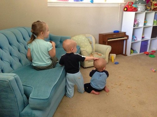 3kids2arms's profile picture. Motherhood, wifery and life seen through my eyes. Welcome to the crazy.