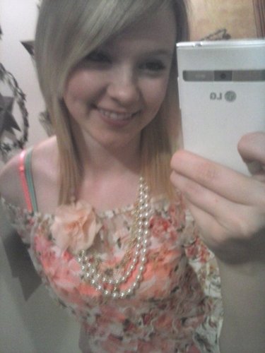 my name is Kiana, im from winchester indiana, follow me!!!