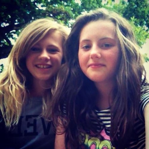 So bored atm cba to go back to school:/
