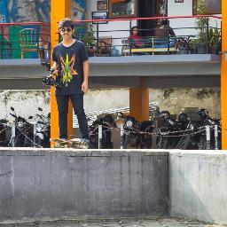 Skateboarder, Photographer, Filmer. Visit my instagram @anovryy