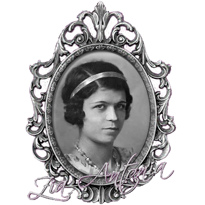 Zia Antonia crée une collection originale et sacrée au plus près des coutumes secrètes de l’Île de Beauté pour rendre le monde meilleur,un secret... Mais chut !