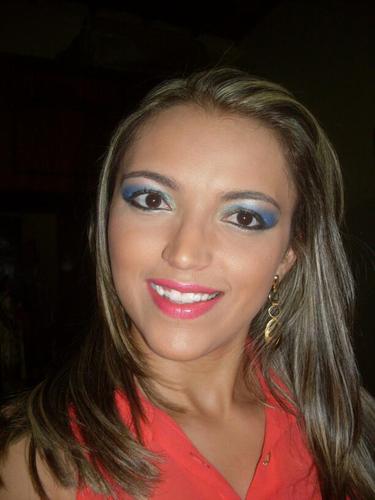 Bacharel em Serviço Social, sinceridade é minha melhor qualidade, extrovertida. Grata a Deus por tudo que me proporcionar :-)