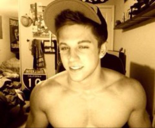 follow for a follow back x(: