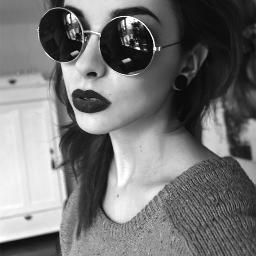 Hi guys! I'm 21 years old, birthday 08/02/1992.