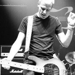 20 y o | bassist van @crookedband ff volgend dus, like ook maar http://t.co/uo6nhoM0a7