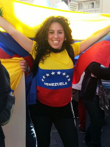 A happy Venezuelan woman in London!!! Yupiiiiii