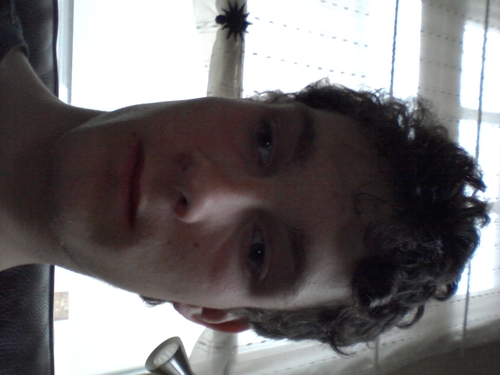 i'm a 17 year old boy from Eindhoven. my hobby's are: Smoking cigarettes and playing soccer with buddy's. and going out with friends