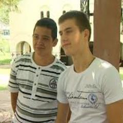 The real friends are those who continue to accompany you even when you do not have anything...