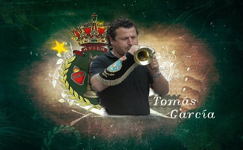 Eterno componente de la banda El Amarrado, a y director. Autor libro solistas.