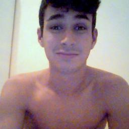 Único, ama sua familia e que ser feliz! #FilhodeDeus........
                                       Skype: felipeaugusto.97