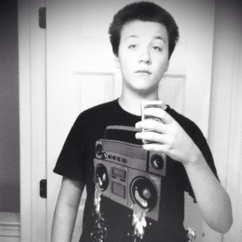Hi People c: Add me on Xbox - EcH0xFR3SH!