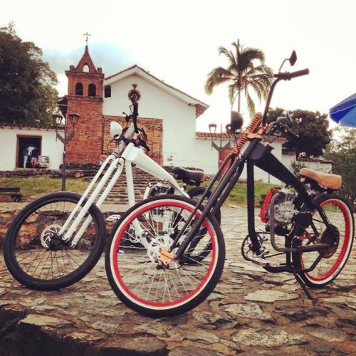 Distribución de bicimotres Bobber a 4 tiempos. CALI, COLOMBIA Info. 3816294 Calle 20N # 6AN 67 / http://t.co/EmGgv5mCdE / bobberstore@gmail.com