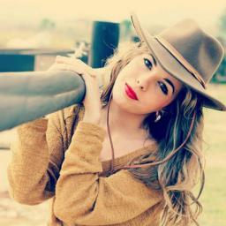 Cuenta de apoyo a @RocioSweetC componente de la girlband @SWTCalifornia. Su sonrisa es la causa de la mia. ∞