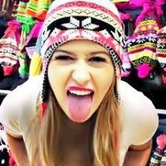 FC dedicado a @niinasecrets , sou uma leitora super apoiando o trabalho de @niinasecrets , e já vi todos os videos dela !