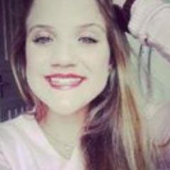 - chata, simpatica, irritante, romântica, boba. Mas muiiito feliiz *-* Segue? :)