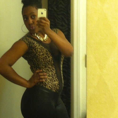 |  is the soundtrack of my life | | est 90s baby | |  jersey girl born & raised | |☞ Instagram : retrollyfab | 404 |