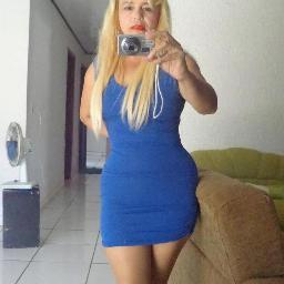 sou uma mulher que gosta de estar participando de tudo o que acontece no mundo! Principalmente sobre as celebridades! gosto de saber tudo! Beijos.....