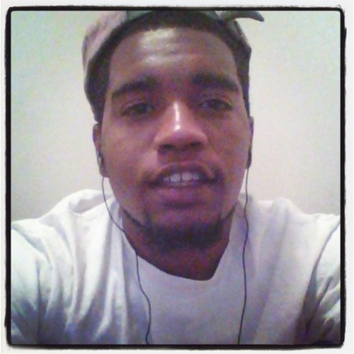 Taking life ass is.. If you dont like thats yo issue..#teamtatted #freeROCK #teamSINGLE #follow my #twifeyy @crystals_pink