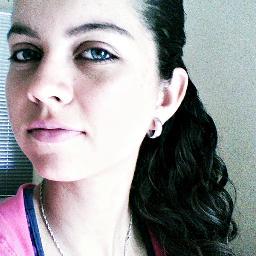 Sou estudantee, futura quimicaa ,pisciana,flamenguistaa, e amo um pagode ♪ .