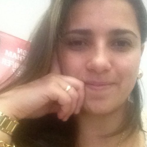 Trabalho na Empresa Mega Center Celulares e Eletrônicos. Esposa dedicada de Marcos Freitas, Mãe de duas preciosidades: Dudu e Lavínia. Meu mundo azul e rosa!!