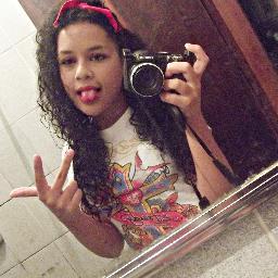 Sou uma guimezete , amo funk , sou safada alias quem gosta de santo é padre ! ;*