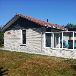 Gezellig,vrijstaand 6-persoons vakantiehuis.Op loopafstand van duinen,strand,bos,heide en het gezellige dorpje Hollum. http://t.co/XTs1ULBZ of info@dethijmer.nl