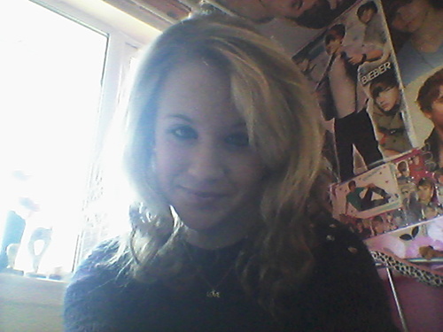 15.. here to support my extremely talented and inspirational idol:) #BELIEVEtour Feb 21st 2013!! Indescribable. Nicki Minaj! @AustinMahone followed 30/07/12 :D