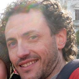 -La Educación Física me da de comer y yo le doy mi ilusión y esfuerzo.
- Luego están las aficiones... muchas... el teatro, la orientación deportiva, simracing..