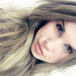 Chata,ciumenta,boba,egoista :3