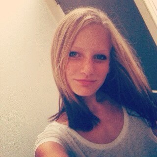 I'm Isa. 12 years old and a beginning styleblogger. I'm from The Netherlands :). I am also a hockeyplayer, fashiondesigner and fan of many people! Xxx